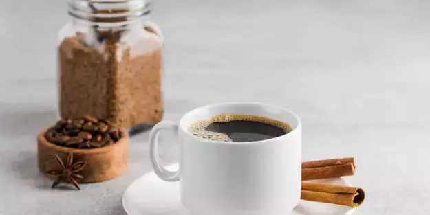  Çay ve kahve içiyor musun? Çayı ve kahveyi böyle içenler yandı!