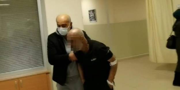 Cayır cayır yanan evine odun atan adam şaşırttı