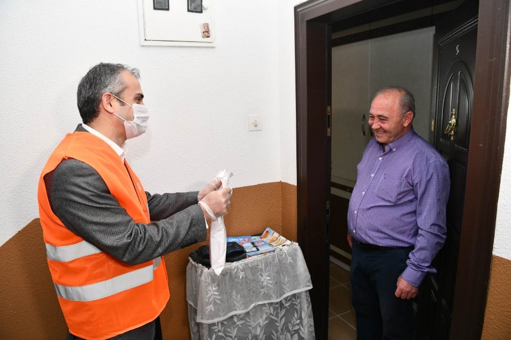 Çayırova’da 4 günde 140 bin maske dağıtılacak 