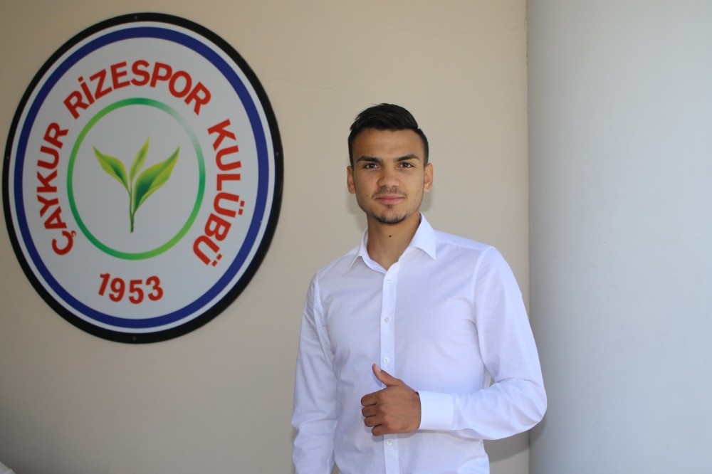 Çaykur Rizespor, Atakan Akkaynak ile anlaştı 
