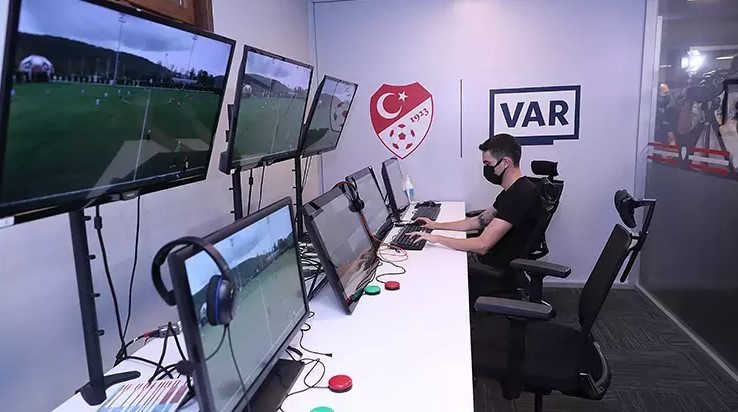 Çaykur Rizespor - Fenerbahçe maçının VAR hakemi belli oldu