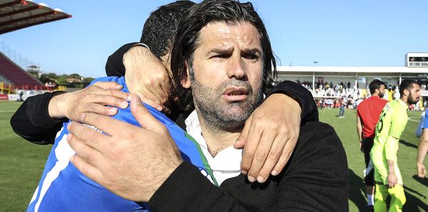 Çaykur Rizespor İbrahim Üzülmez'i bırakmıyor