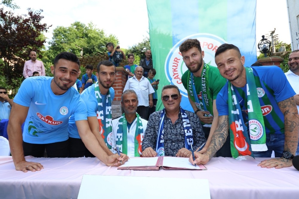 Çaykur Rizespor’da 4 imza birden 