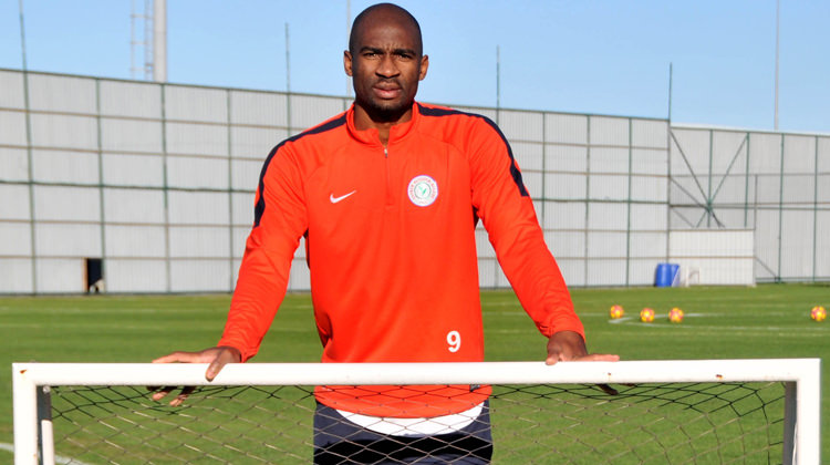 Çaykur Rizespor'da Leonard Kweuke ile yollar ayrılıyor