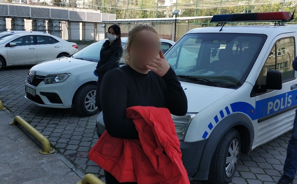 Cazaevi firarisi olarak aranan genç kız kavgaya karışınca yakalandı 