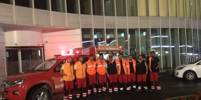 Şiddetli yağmur sonrası belediye ekipleri seferber oldu