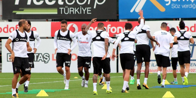 Lens sahaya indi, Beşiktaş hazırlıklarını sürdürdü