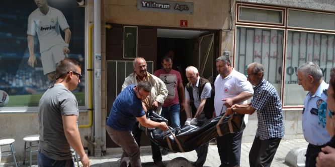 Başını duvara çarpan görme engelli kadın hayatını kaybetti
