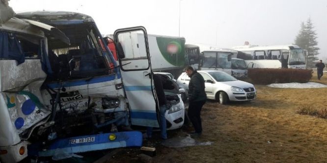 Konya’da zincirleme trafik kazalarında 38 kişi yaralandı