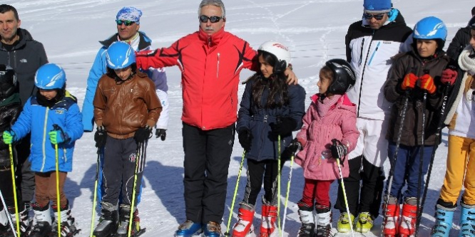 Vali Orhan Toprak’tan kayakseverlere davet