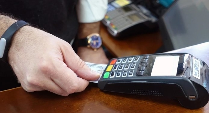 Aralarında çocuklar da var! Kişi başına düşen kart sayısı