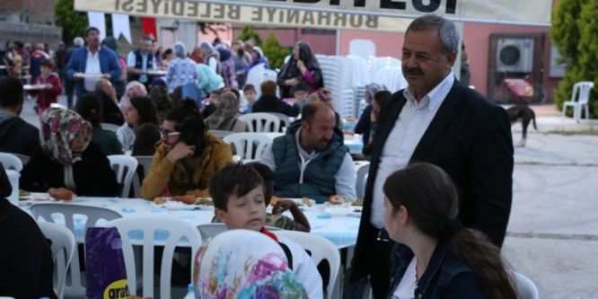 Başkan Uysal vatandaşlarla bir araya geldi