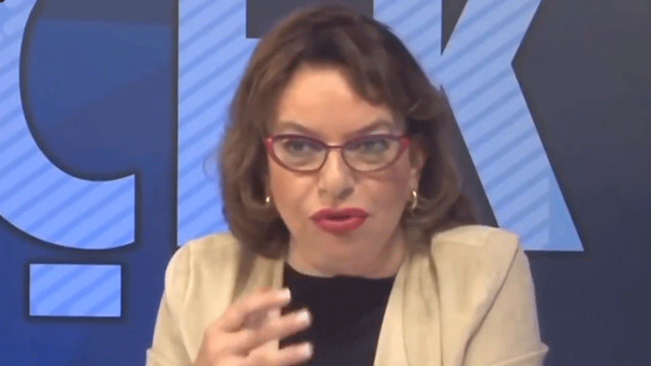 Cehalet bayrağını elinden bırakmıyor! "Atatürk'e tapan" Mine Kırıkkanat'tan İslam'a saldırı