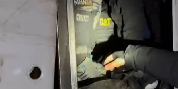 Çekicinin dorsesinde 24 düzensiz göçmen yakalandı