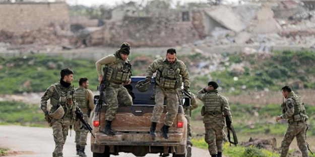 Çekilen YPG, Tel Abyad’da köyleri yakıp, yıkmaya başladı