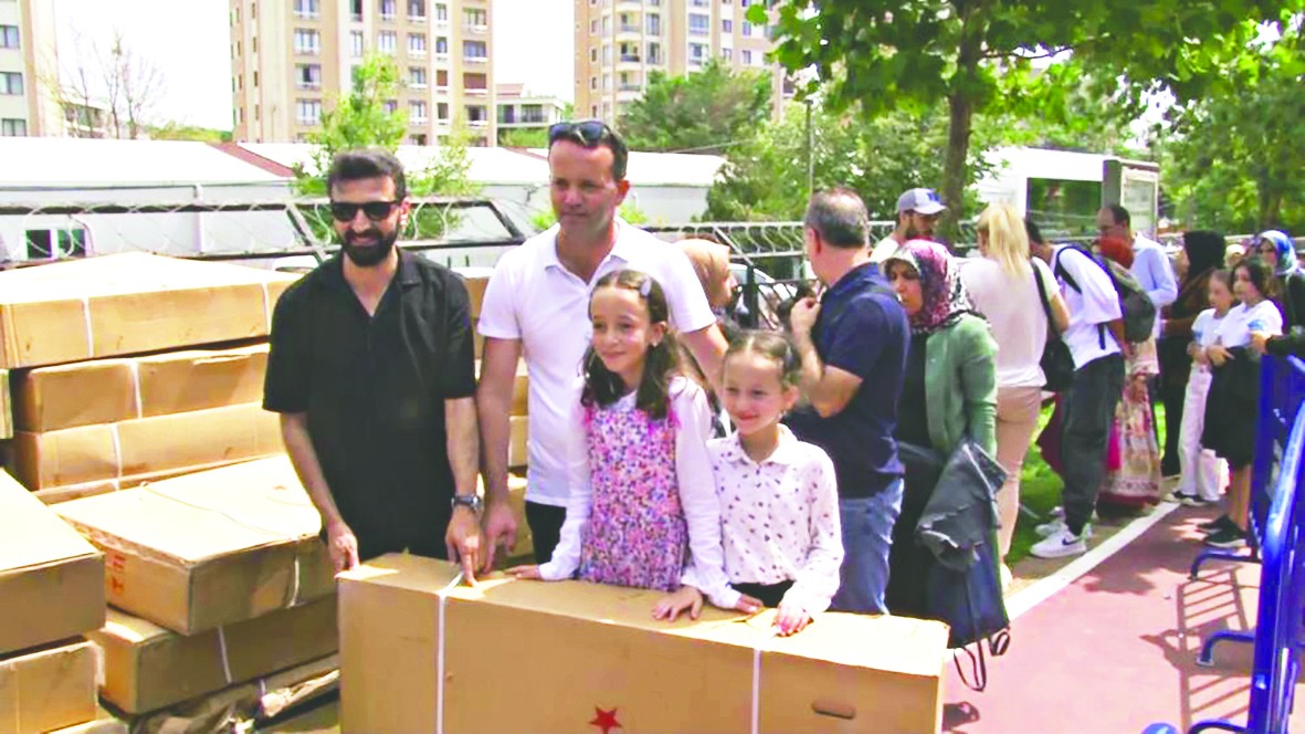 Çekmeköy Belediyesi minikleri sevindirdi