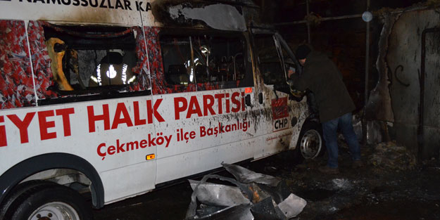 Çekmeköy'de CHP seçim minibüsü yandı