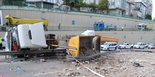 Çekmeköy'de feci kaza