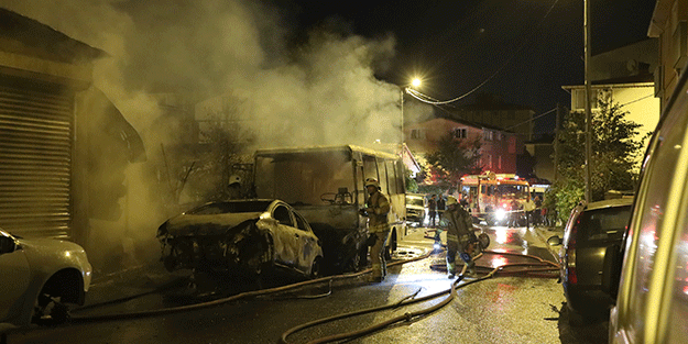 Yangın otomobilde çıktı! İş yerine de sıçradı