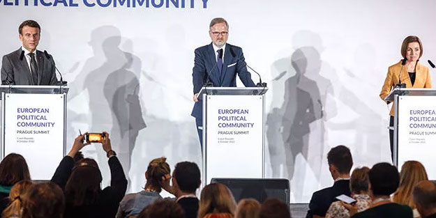 Çekya Başbakanı'ndan Türkiye açıklaması: Rolü çok büyük