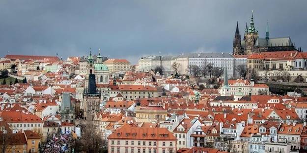 Çekya'da 300 binden fazla ev elektriksiz kaldı