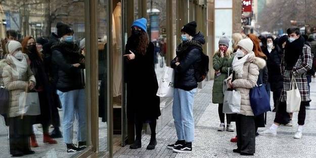 Çekya'da 'zorbalık' sona erdi! Zorunlu aşı kararnamesinin iptalinin ardından yeni adım