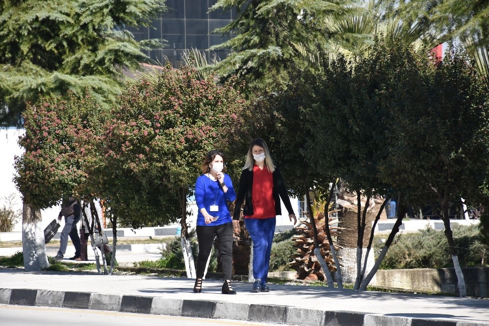 Celal Bayar Üniversitesi Rektörlüğü ’karantina’ iddialarını yalanladı 