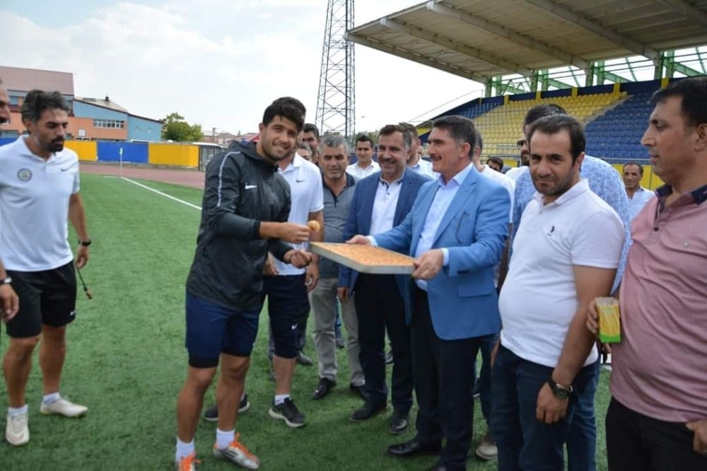 Çelebi’den Ağrıspora moral ziyareti 