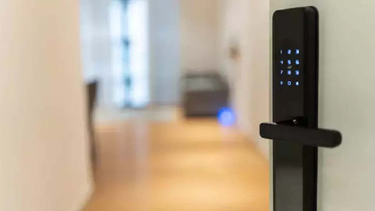 Çelik kapıları 3 kere kilitleyince daha güvenli olmuyor: Çeliğin dili tutmuyorsa çözüm akıllısında