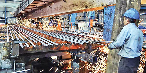 Çelik üreticileri ihracata yöneldi