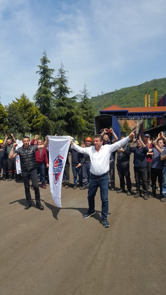 Celil Hekimoğlu’na coşkulu karşılama 