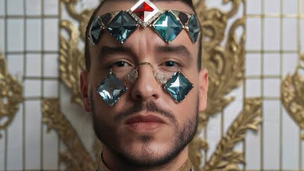 Cem Adrian Şanlıurfa’ya gidiyor! Cevap, 'Size kaç yıllık gay lazım?' Bilet alımı: Talep yağıyor