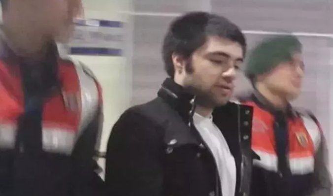 Cem Garipoğlu'nun elindeki mor lekelerin sırrı ortaya çıktı! Meğer o lekeler…