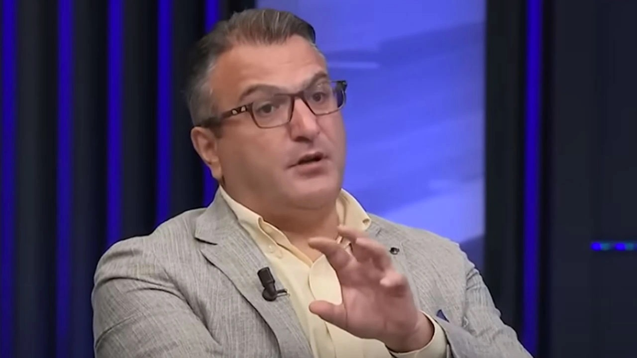 Cem Küçük ağzına geleni söyledi: Gene azdılar ama ne yapsalar boş