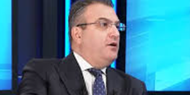 Cem Küçük 