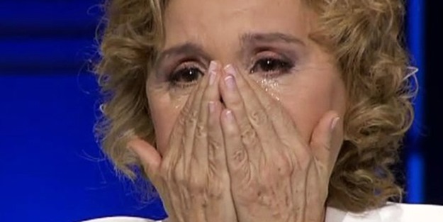 Nazlı Ilıcak'ın yazılarını o paralelci yazıyor