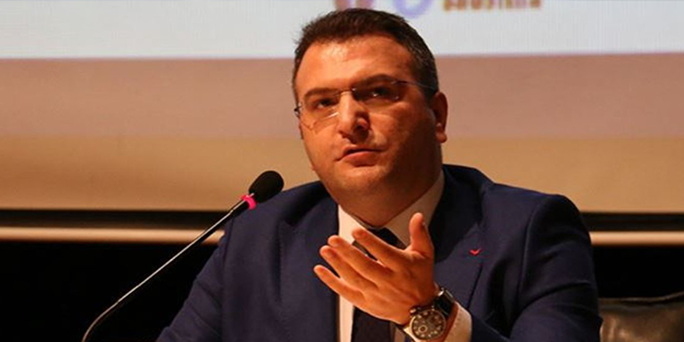 Cem Küçük 'Sabah bir haber aldık' diyerek açıkladı: Erdoğan her an çıkarabilir