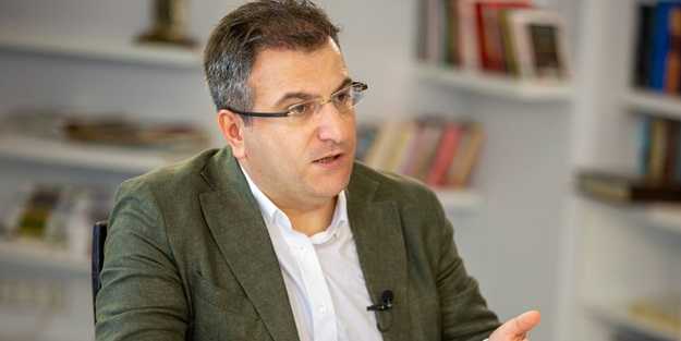 Cem Küçük’ten AYM’ye tepki: Anayasa Mahkemesi sürekli eyyamcı kararlar veriyor