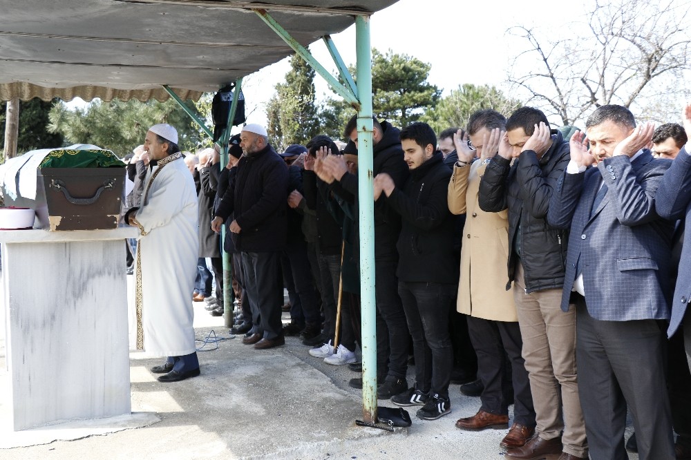 Cem Küçük’ün acı günü 