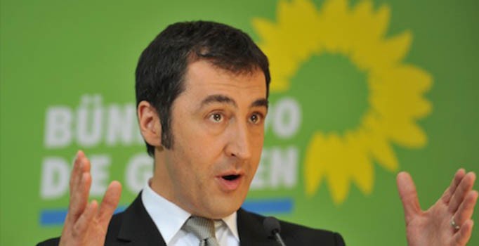 Cem Özdemir’den hemşehrilikten çıkartılma tepkisi