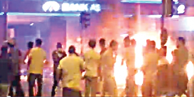 Cemaat bunları bağrına basıyor