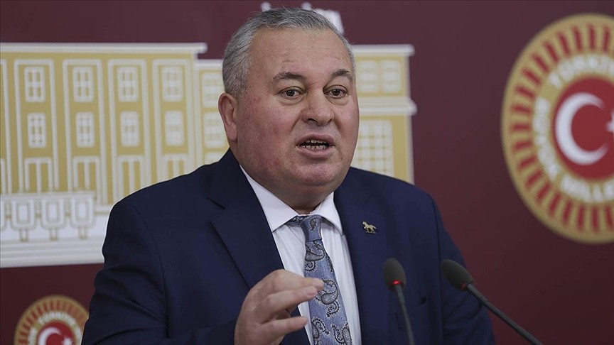 Cemal Enginyurt’un hazımsızlığı diline vurdu! Yine küfürler yağdırdı