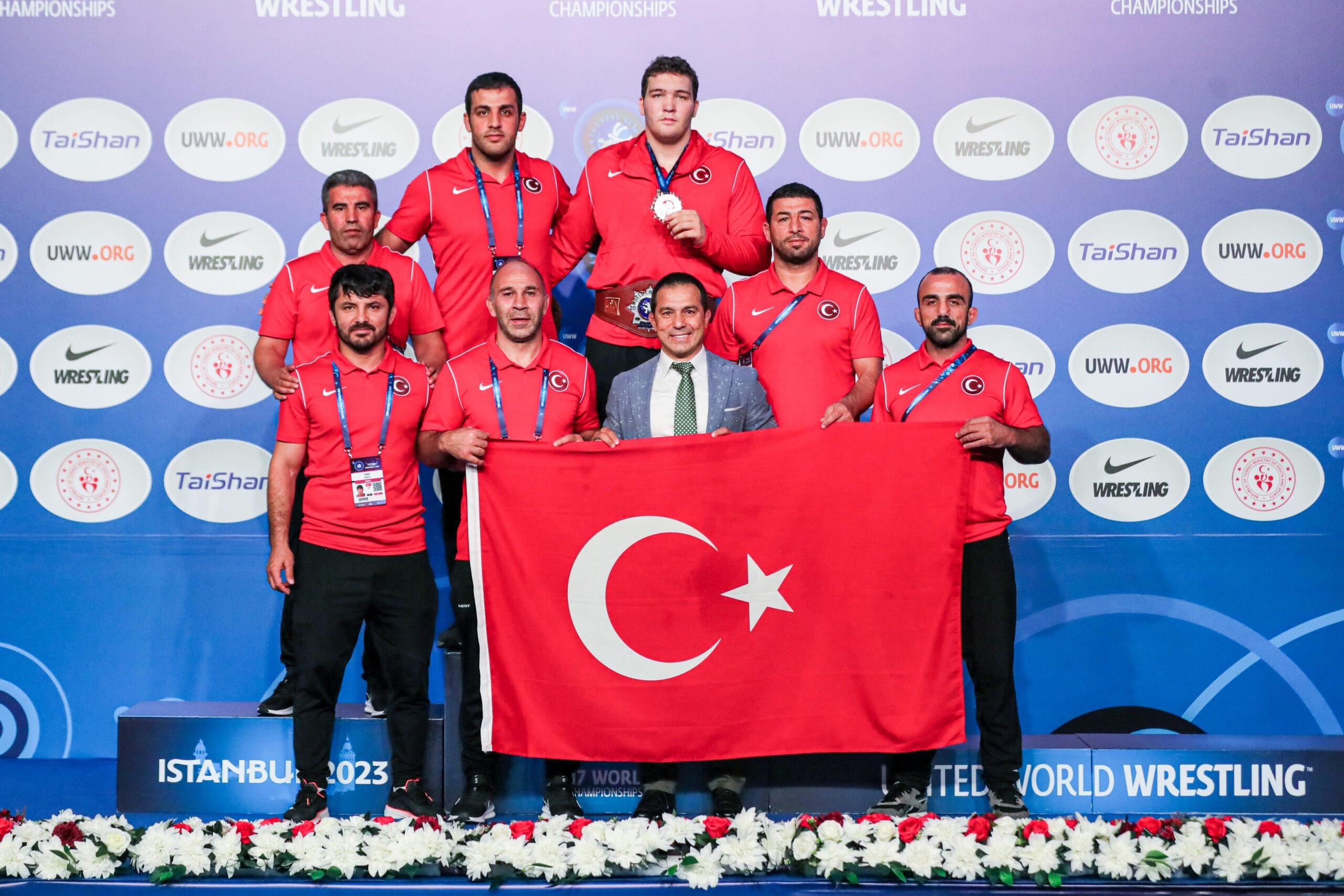 Cemal Yusuf Bakır, U17 Dünya Güreş Şampiyonası'nda altın madalya kazandı