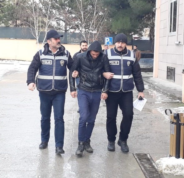Cemevinden para çalan zanlı tutuklandı 