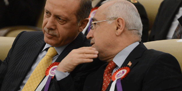 Cemil Çiçek'ten AK Parti'ye kritik uyarı: Partide bunun yapılması şart, yapılmayacaksa...
