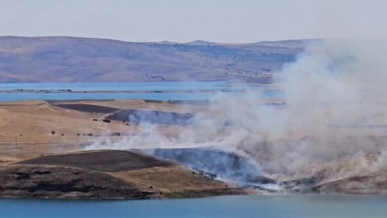 Çemişgezek’te çıkan anız yangını büyümeden söndürüldü