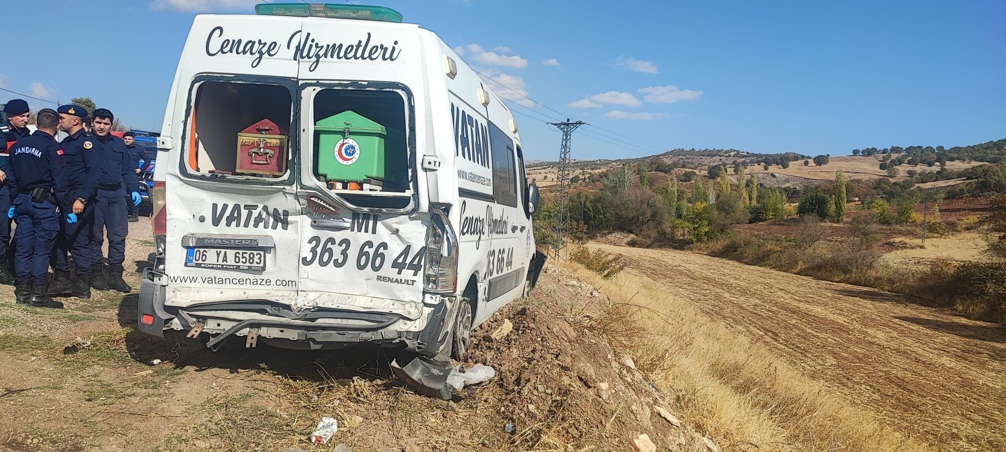 Cenaze aracını cenaze ile birlikte çaldı! Duyanlar hayret etti, görenler gözlerine inanamadı! Bakın zoru neymiş