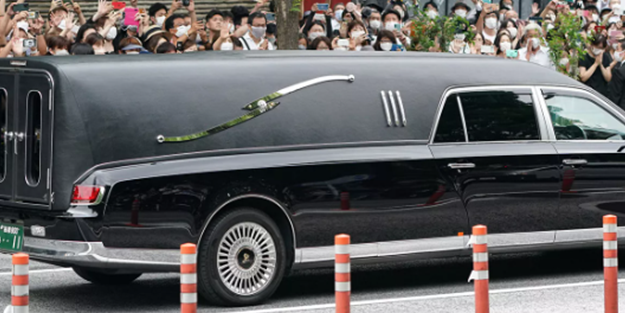 Cenaze töreni ülkeyi karıştırdı! 11 milyon dolar harcadılar