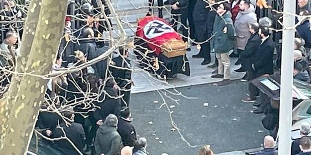 Cenazede Nazi bayrağı! İtalyan güvenlik güçleri harekete geçti