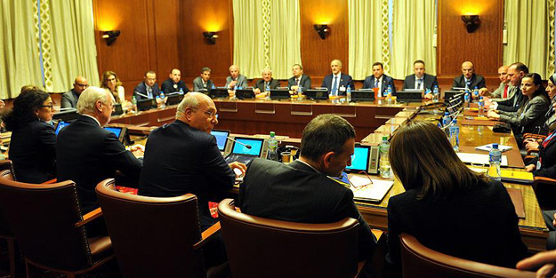 Suriye görüşmeleri başladı